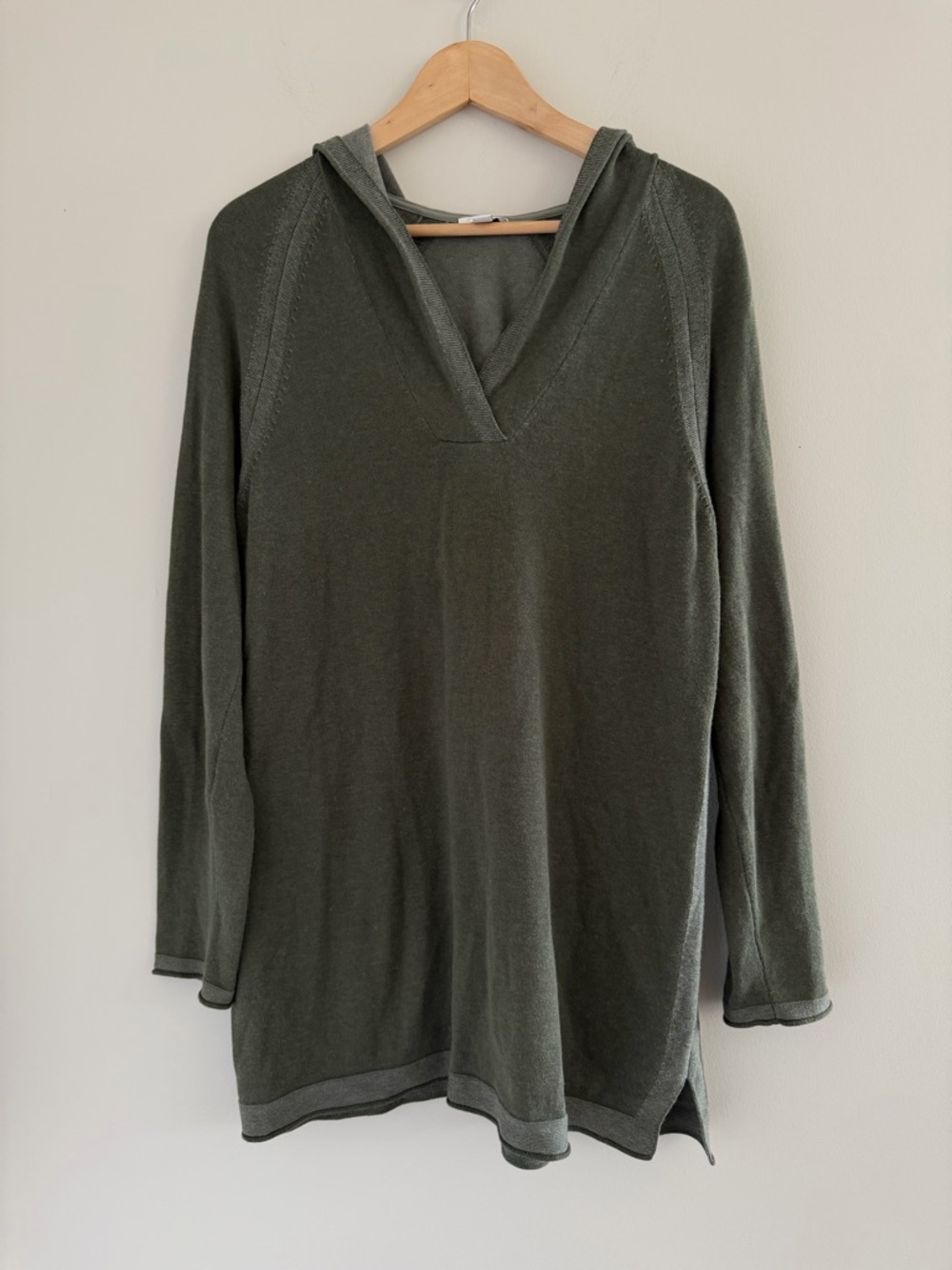J Jill Olive Hooded Tunic Sweater Minimalist Coastal Casual Lightweight Knit M